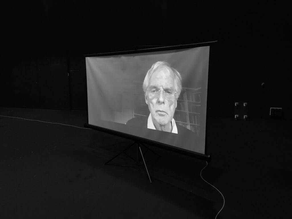 Rencontre avec Léna Balaud, philosophe et ingénieur agronome, Diego Landivar, économiste, Yann Moulier-Boutang, philosophe et économiste. Rencontre avec Léna Balaud, philosophe et ingénieur agronome, Diego Landivar, économiste, Yann Moulier-Boutang, philosophe et économiste.